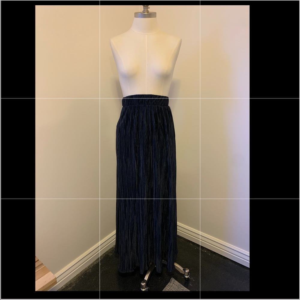 navy blue high waisted skirt